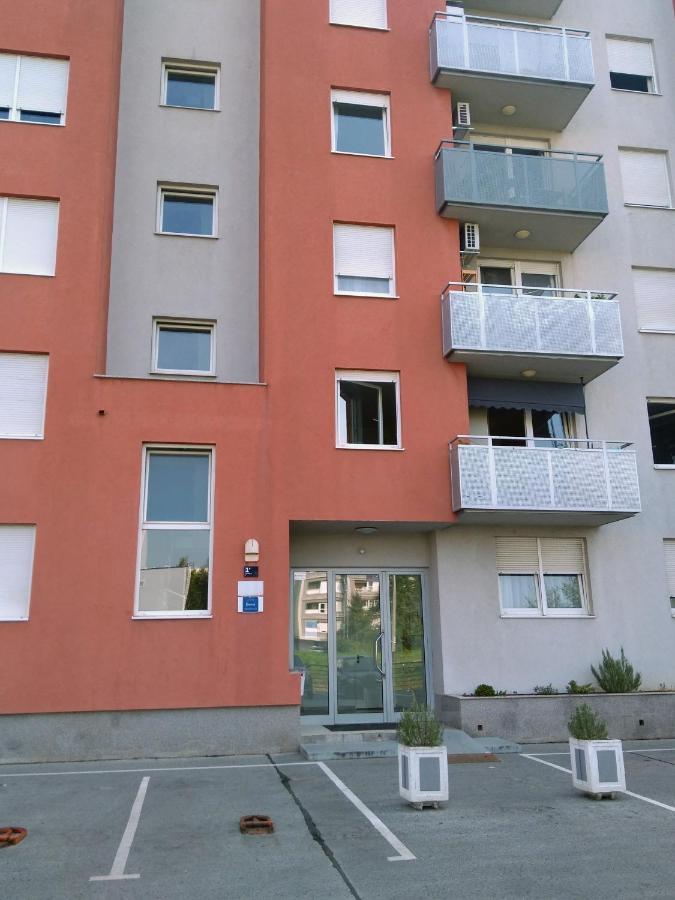 Apartment Nika, Arena Zagreb Buitenkant foto